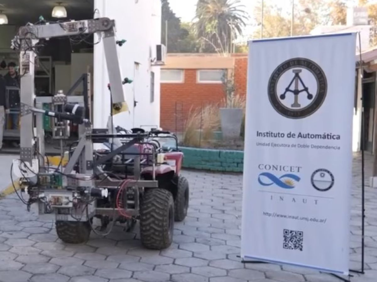 INAUT adaptive foliar-treatment robot